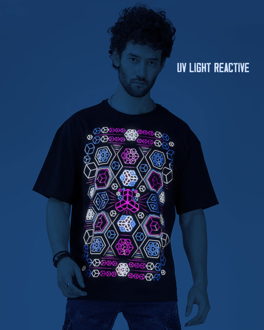 Hexagon 0.2 | UV Light Reactive & Glow In Dark | Oversized T-Shirt