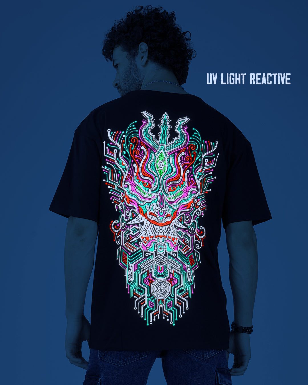 Asakura | Réactif à la lumière UV et phosphorescent | T-shirt surdimensionné