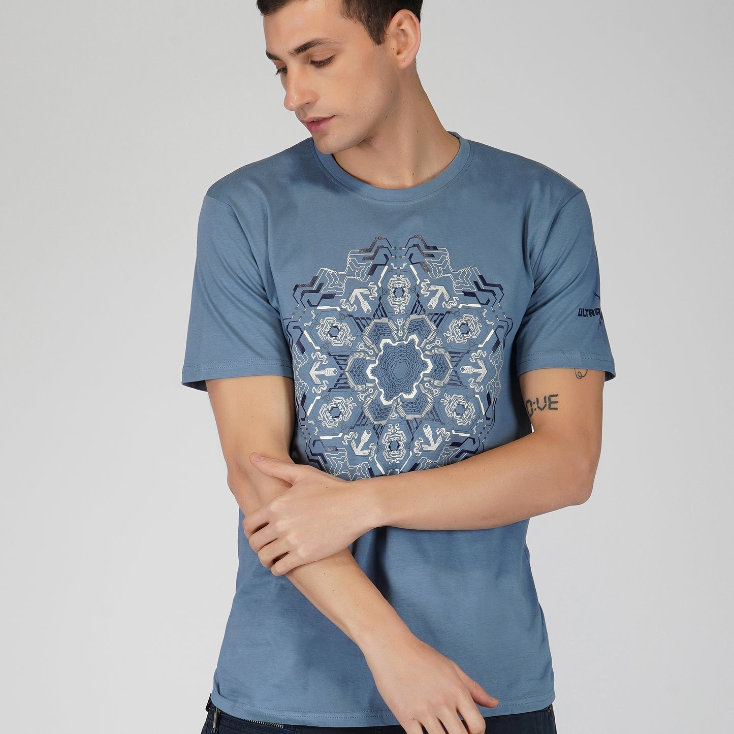 Veranderend patroon ronde hals halve mouw oceaanblauw T-shirt