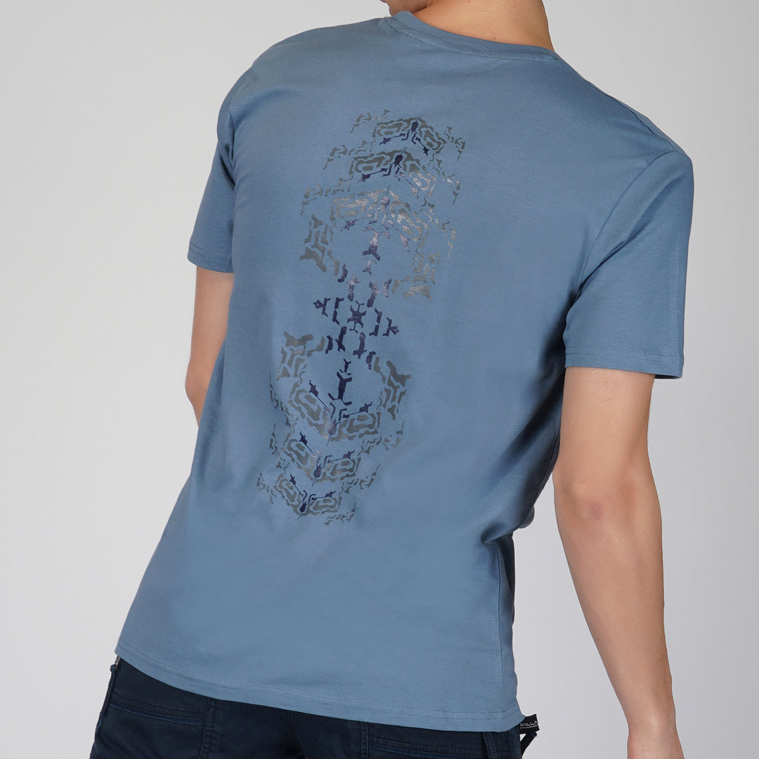 T-shirt de couleur bleu océan à col rond et demi-manches à motif altéré